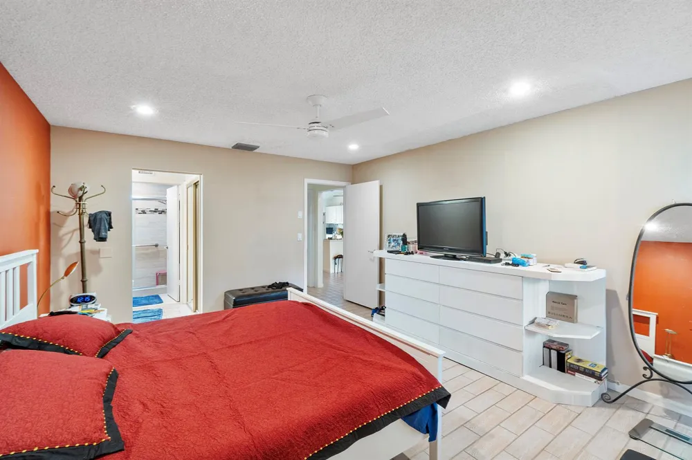 10900 Waterberry Court Boca Raton, FL 33498