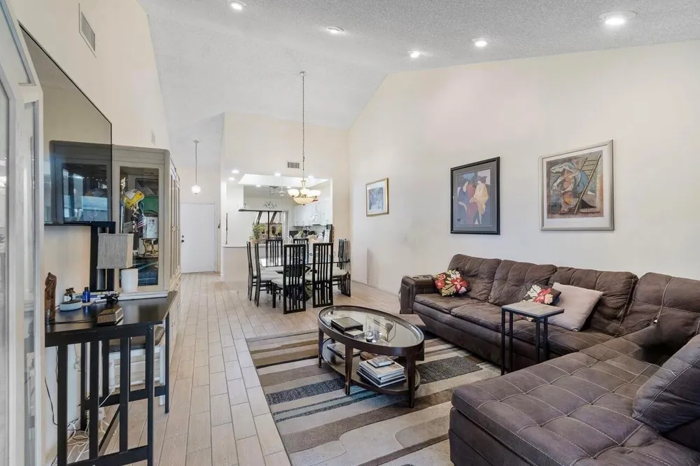 10900 Waterberry Court Boca Raton, FL 33498