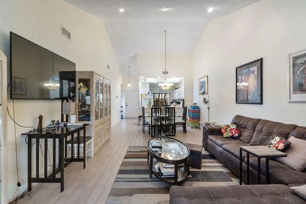 10900 Waterberry Court Boca Raton, FL 33498
