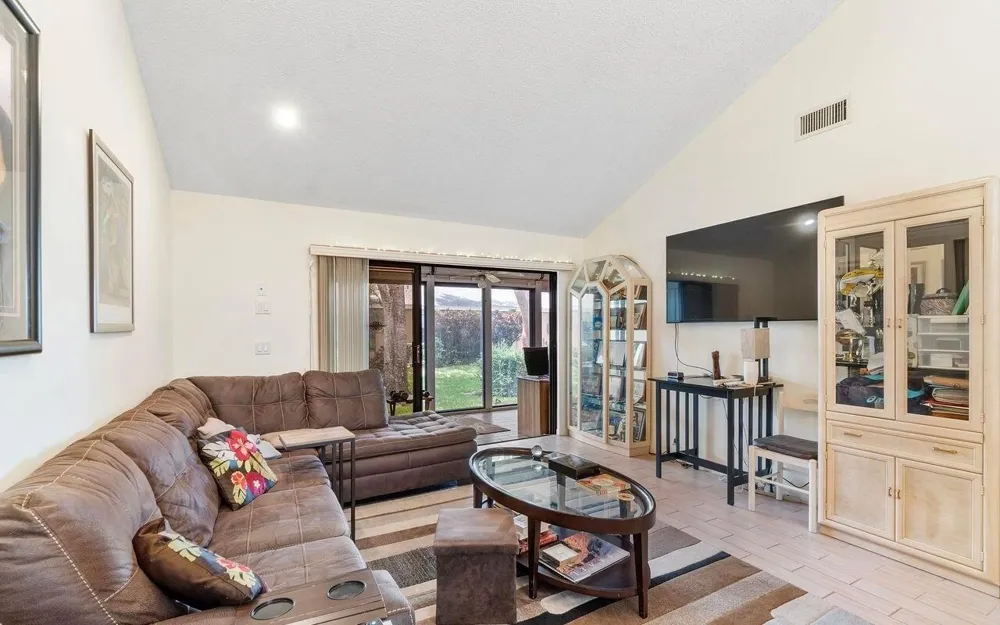 10900 Waterberry Court Boca Raton, FL 33498