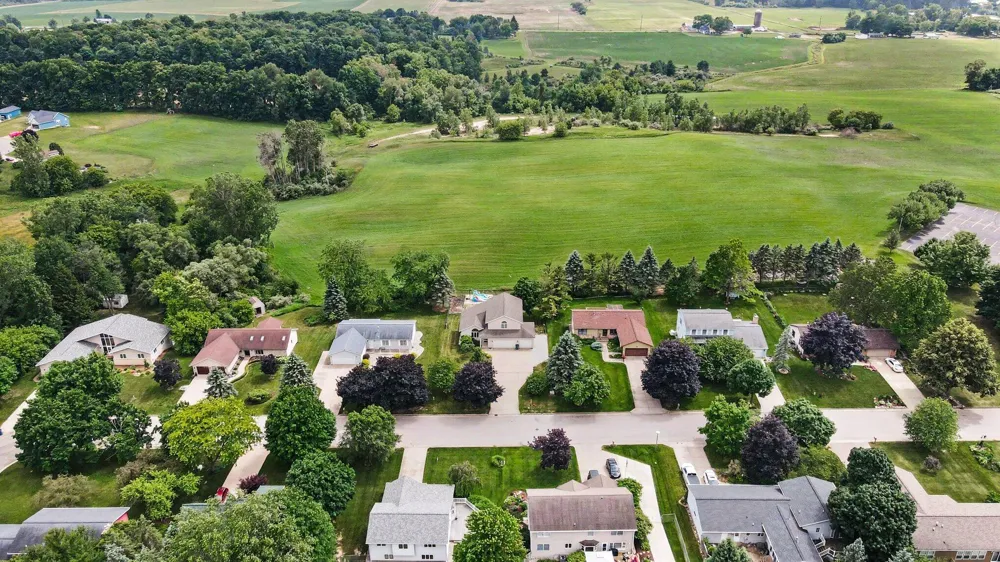 678 Apache Drive Fremont, MI 49412