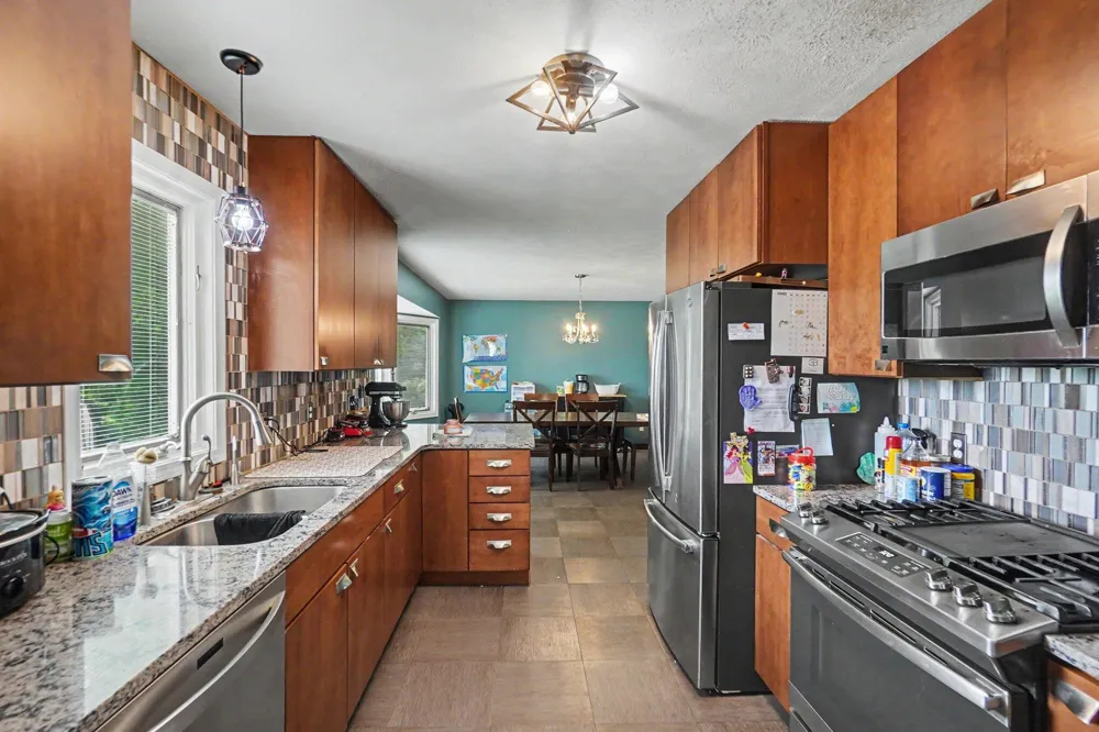 678 Apache Drive Fremont, MI 49412