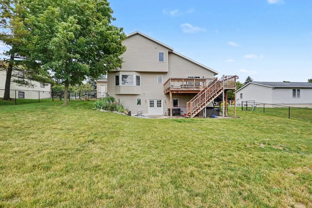 678 Apache Drive Fremont, MI 49412