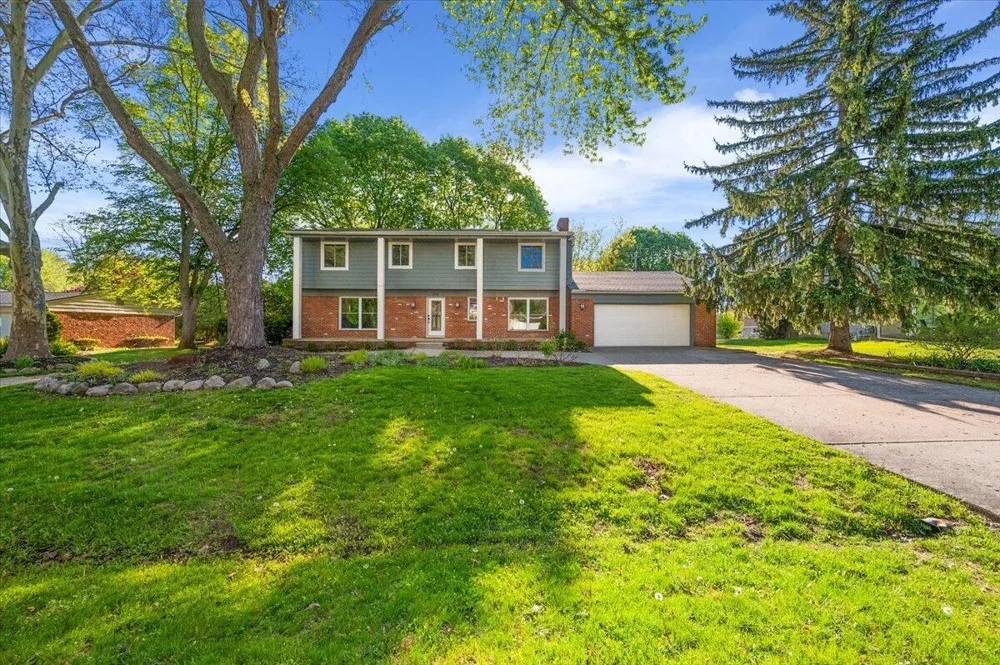 7381 Cathedral Drive Bloomfield Hills, MI 48301