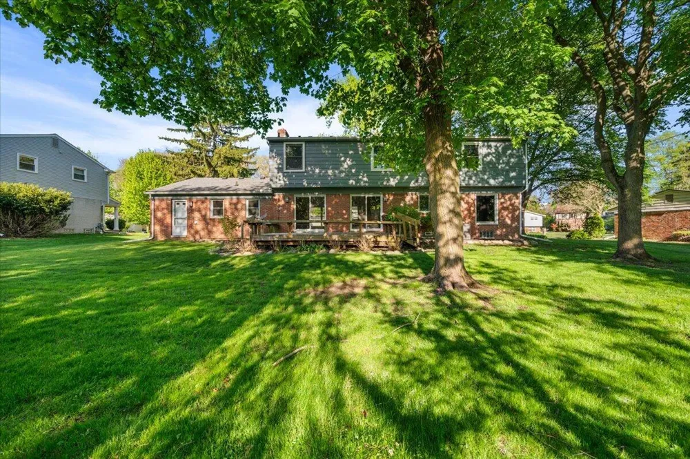 7381 Cathedral Drive Bloomfield Hills, MI 48301