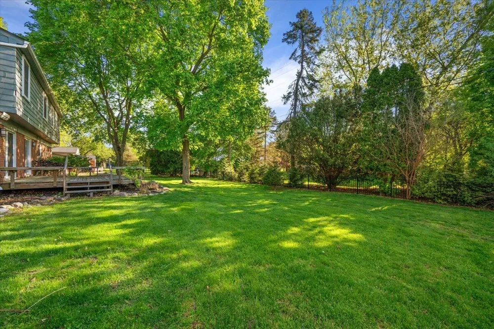 7381 Cathedral Drive Bloomfield Hills, MI 48301