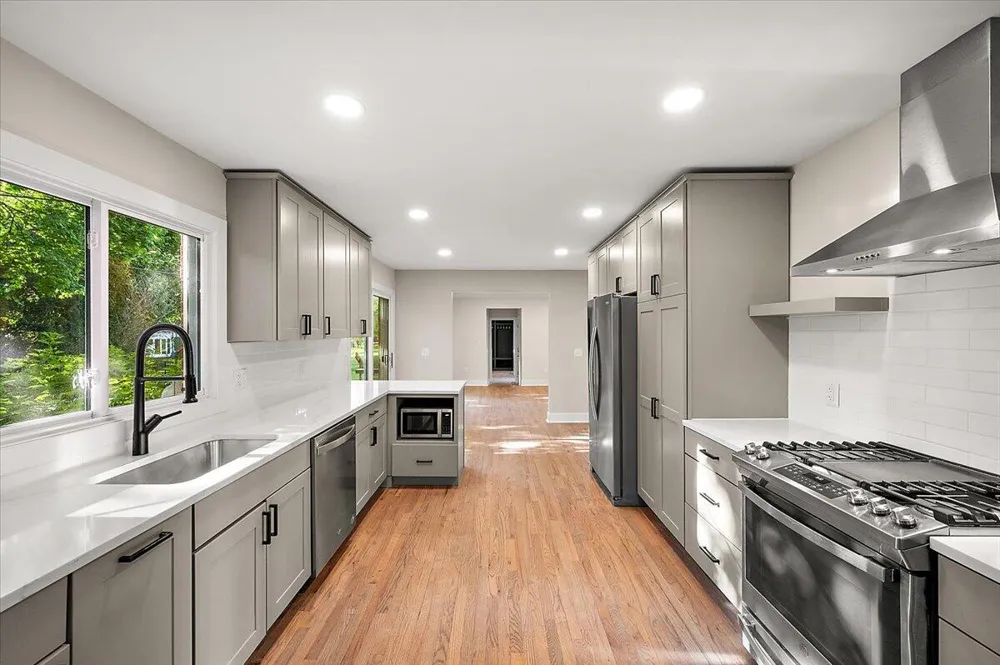 7381 Cathedral Drive Bloomfield Hills, MI 48301