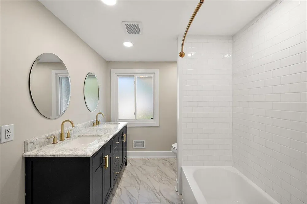 7381 Cathedral Drive Bloomfield Hills, MI 48301