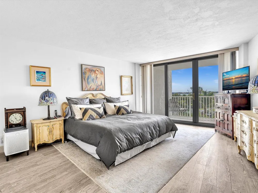 3360 S Ocean Boulevard #2a Palm Beach, FL 33480