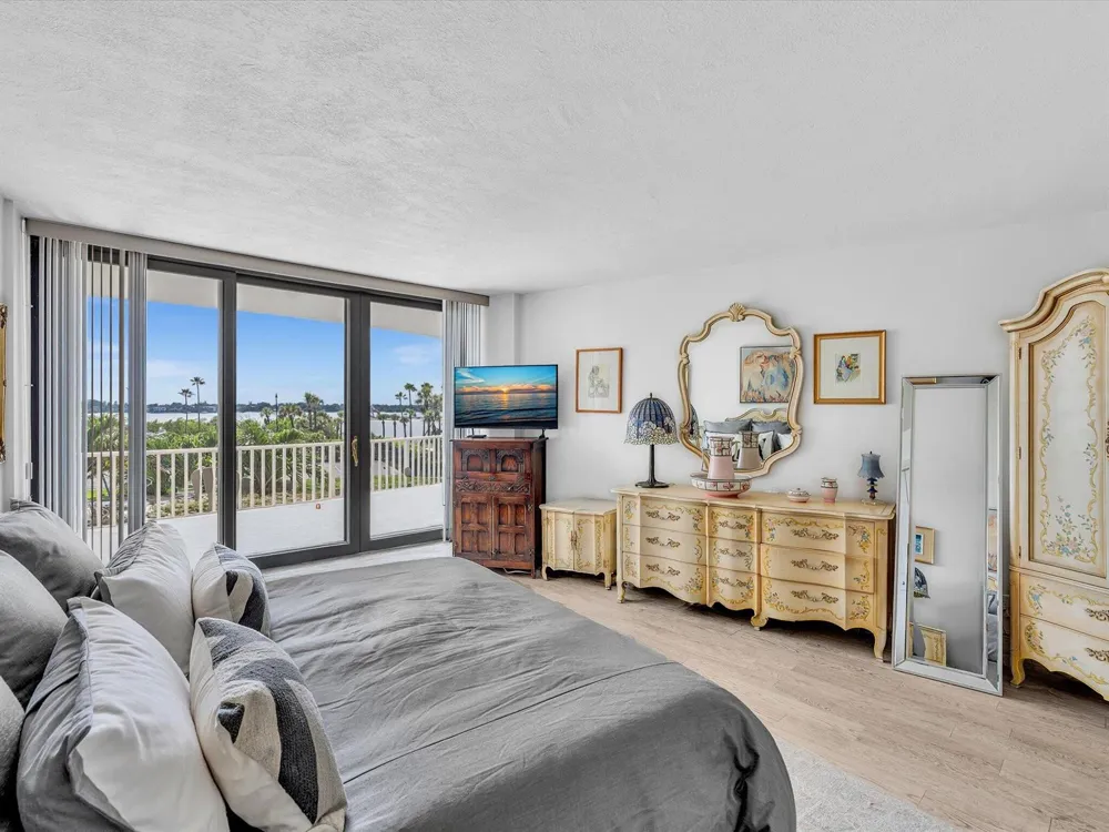 3360 S Ocean Boulevard #2a Palm Beach, FL 33480