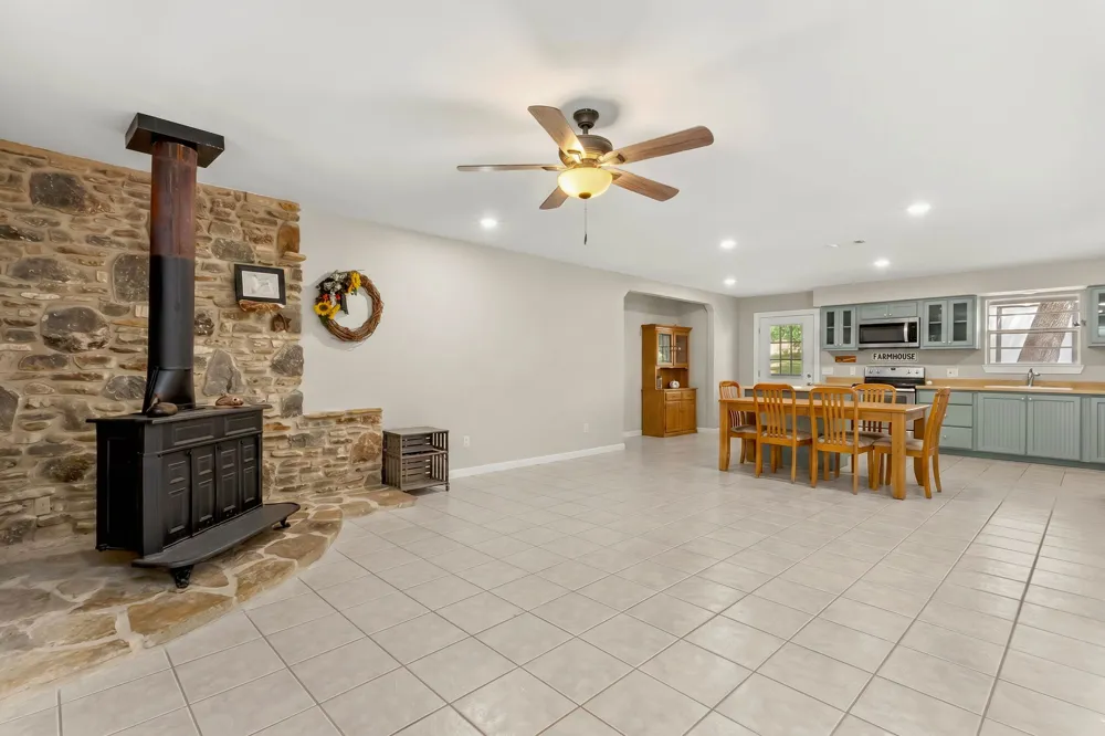 600 Windrush Canyon Lake, TX 78133