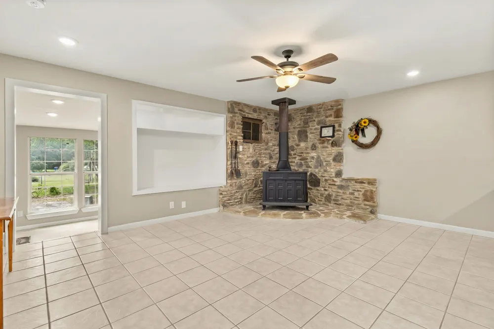 600 Windrush Canyon Lake, TX 78133