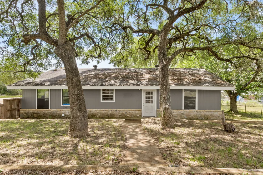 600 Windrush Canyon Lake, TX 78133