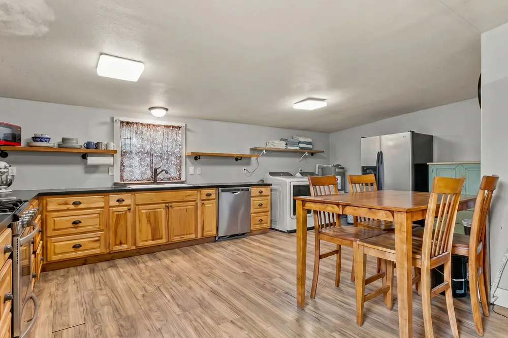 600 Windrush Canyon Lake, TX 78133