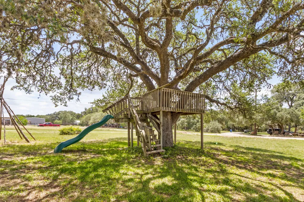 600 Windrush Canyon Lake, TX 78133
