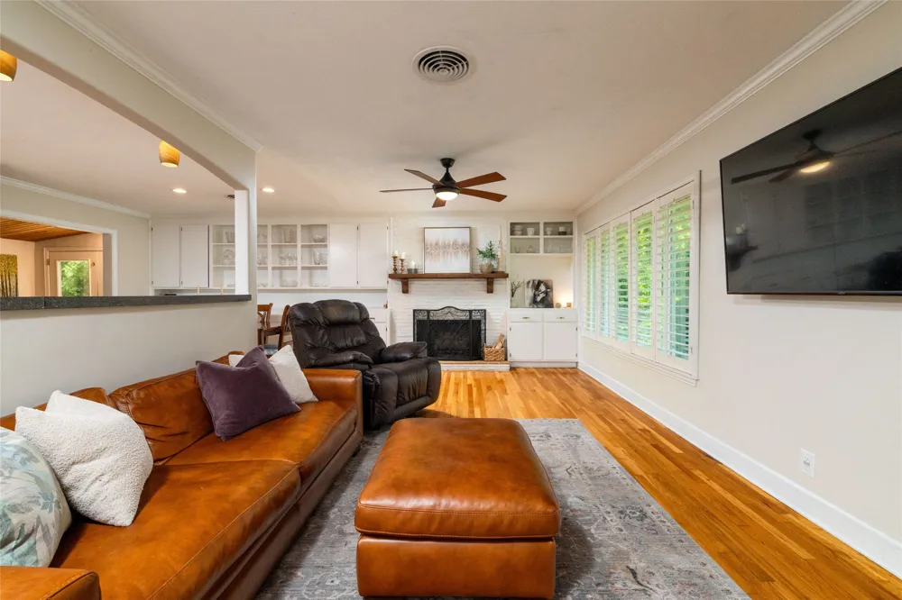 211 Crest Ridge Circle Lakeside, TX 76108