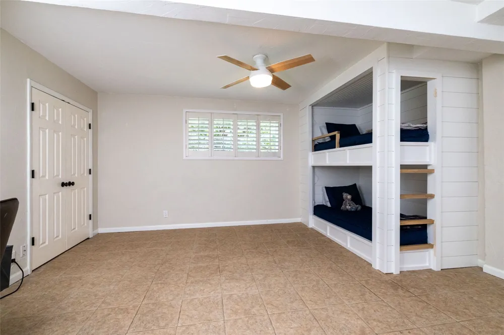 211 Crest Ridge Circle Lakeside, TX 76108