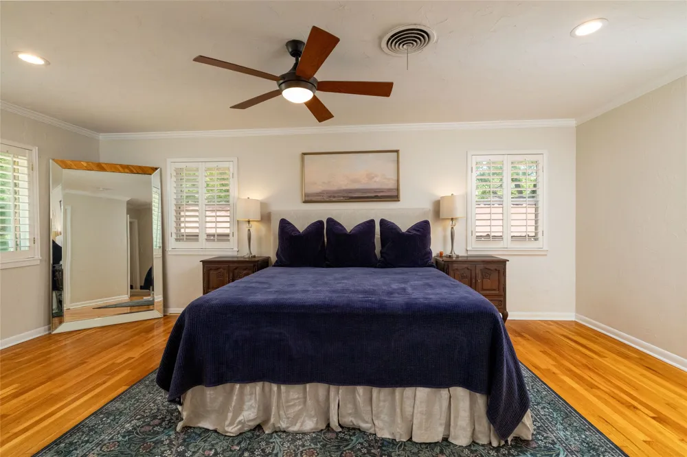 211 Crest Ridge Circle Lakeside, TX 76108