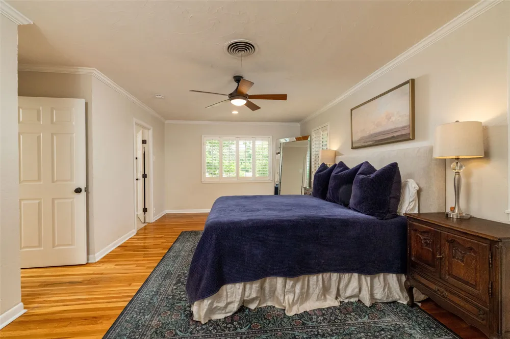 211 Crest Ridge Circle Lakeside, TX 76108