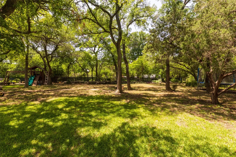 211 Crest Ridge Circle Lakeside, TX 76108