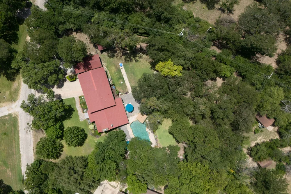 211 Crest Ridge Circle Lakeside, TX 76108