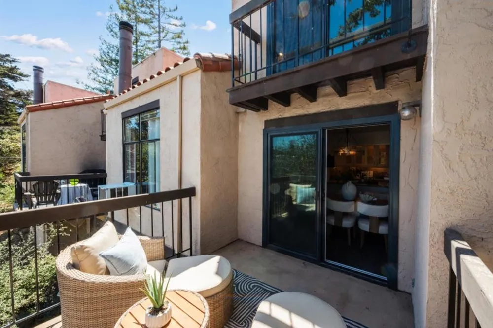 2391 Lyall Way Belmont, CA 94002