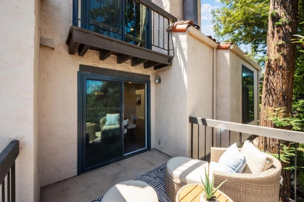 2391 Lyall Way Belmont, CA 94002
