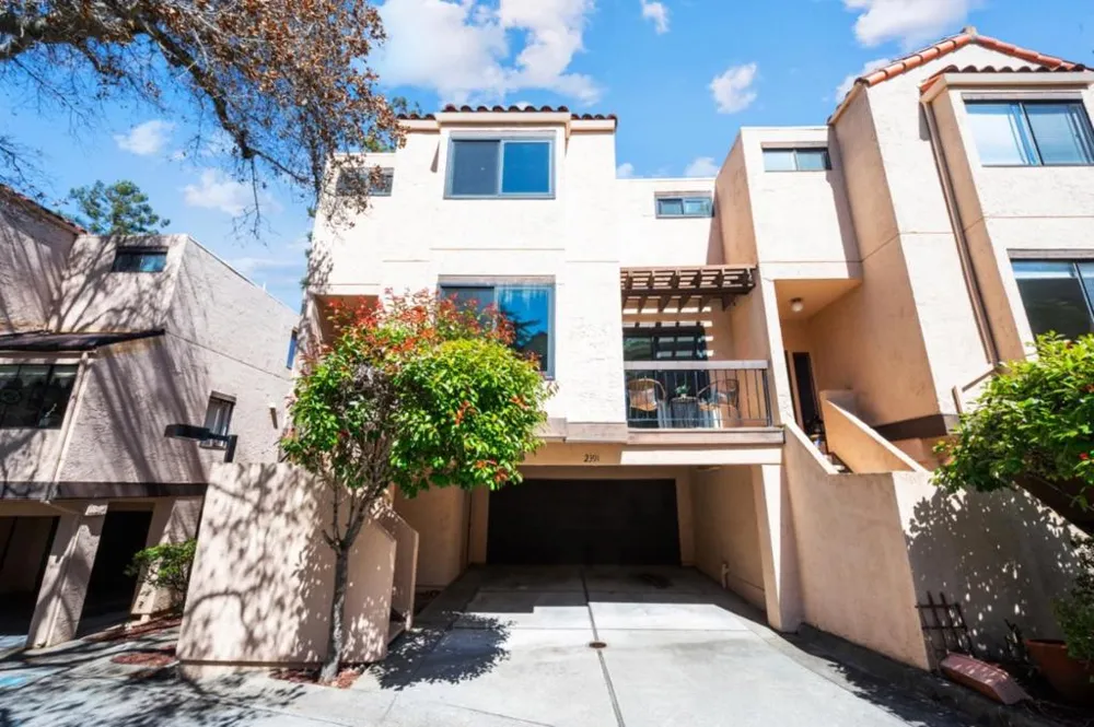 2391 Lyall Way Belmont, CA 94002