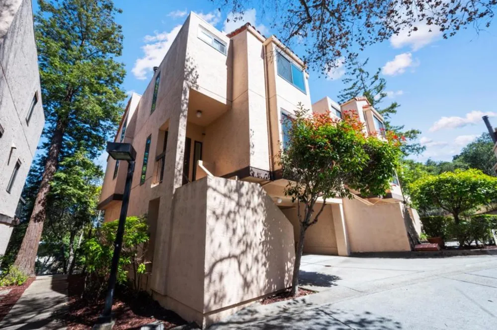2391 Lyall Way Belmont, CA 94002