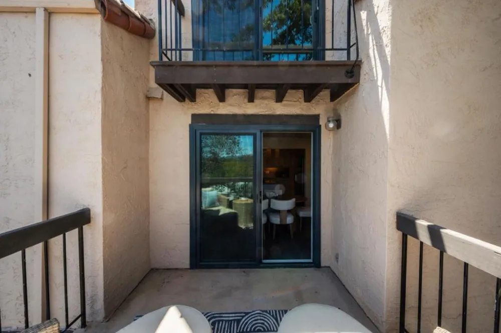 2391 Lyall Way Belmont, CA 94002