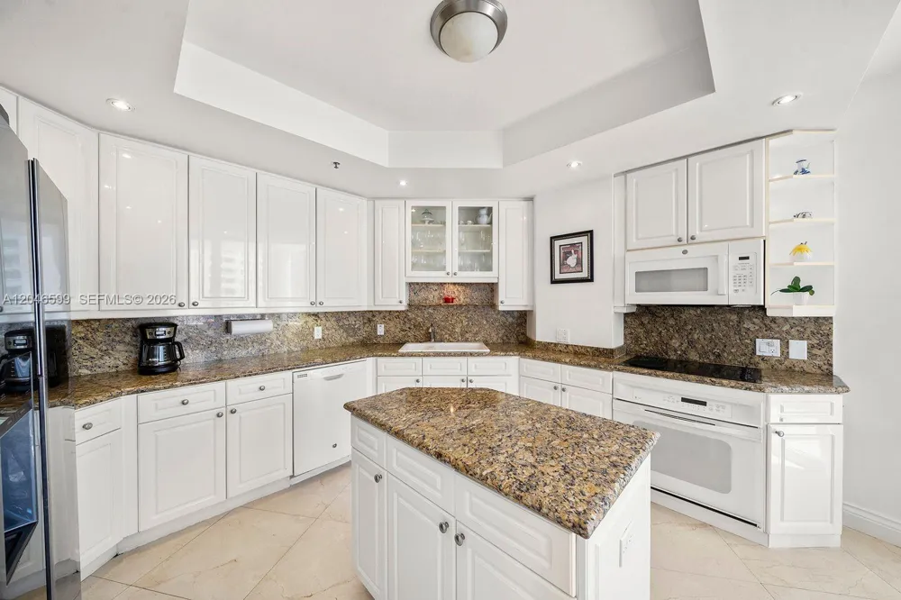 808 Brickell Key Dr #1808 Miami, FL 33131