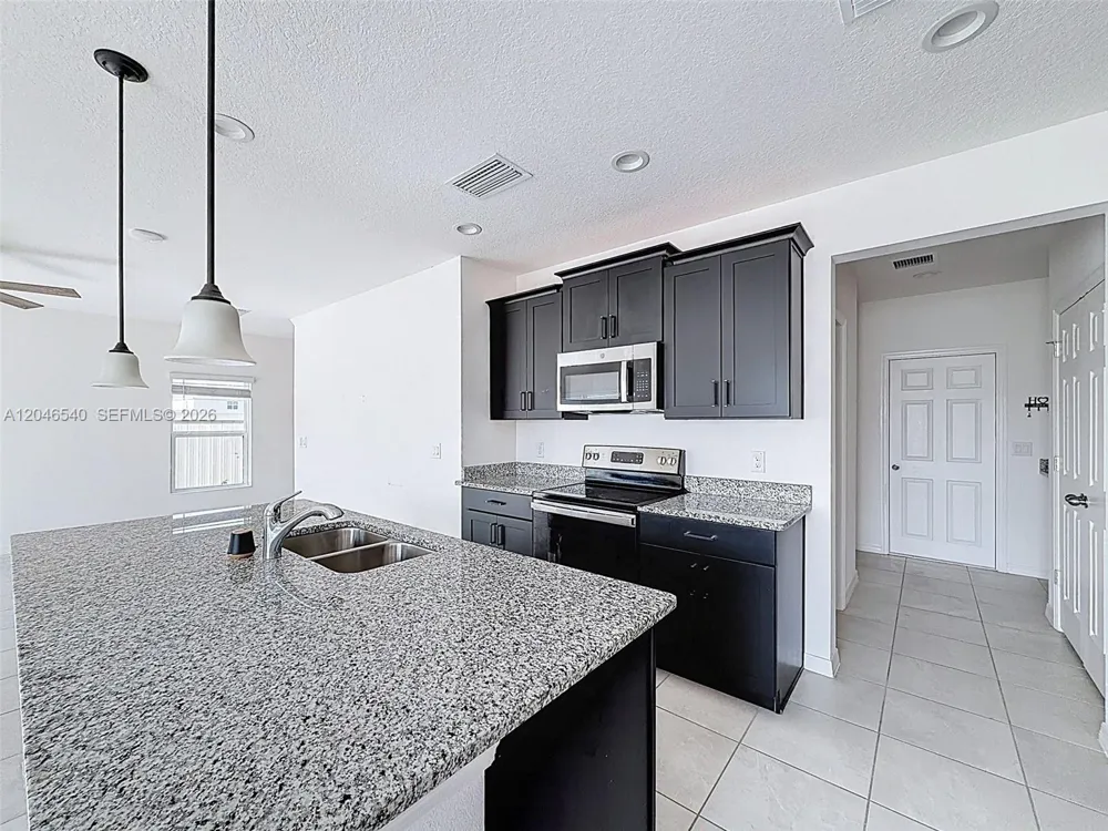 857 scrub oak hammock rd Davenport, FL 33837