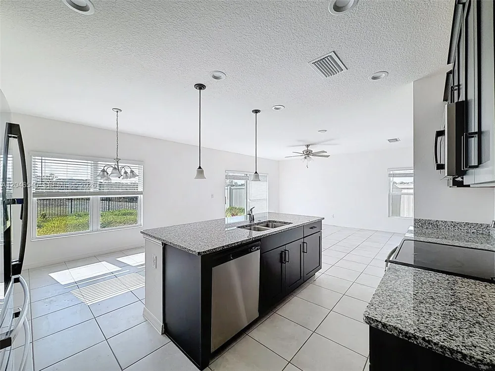 857 scrub oak hammock rd Davenport, FL 33837