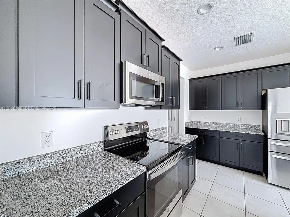 857 scrub oak hammock rd Davenport, FL 33837