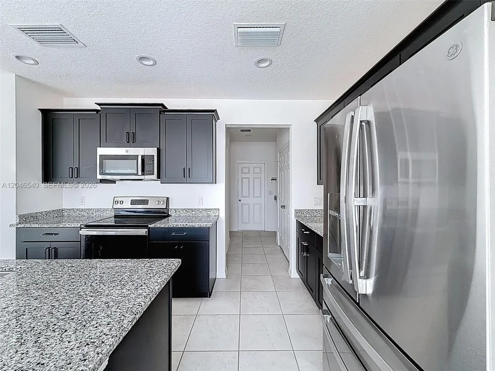 857 scrub oak hammock rd Davenport, FL 33837