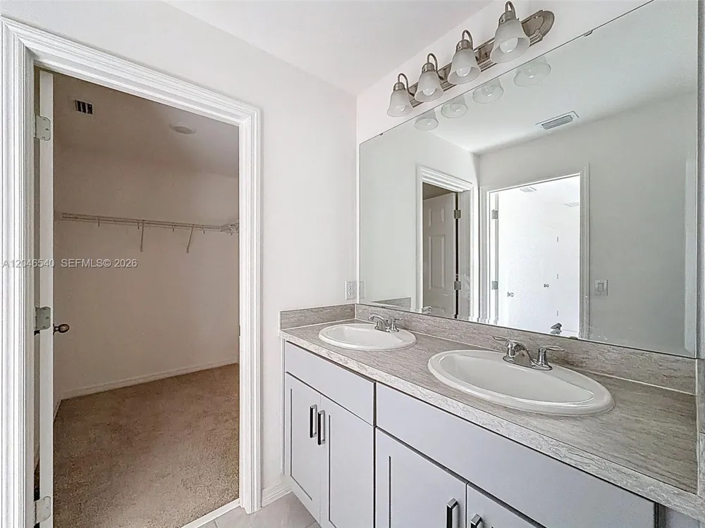 857 scrub oak hammock rd Davenport, FL 33837