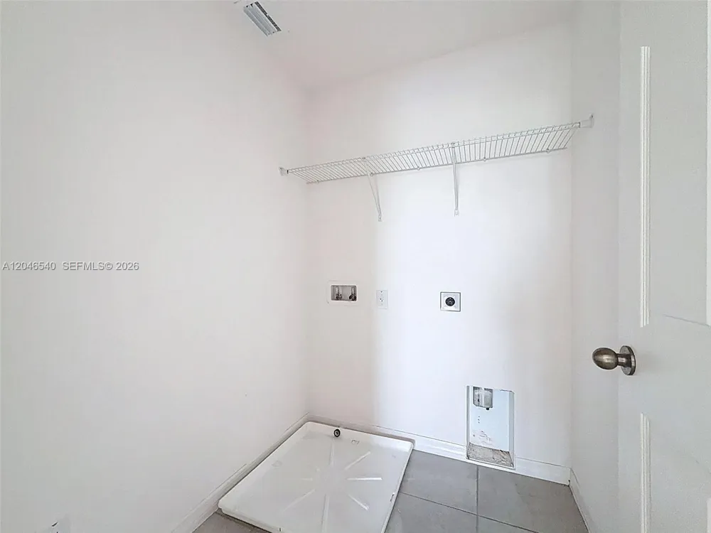 857 scrub oak hammock rd Davenport, FL 33837