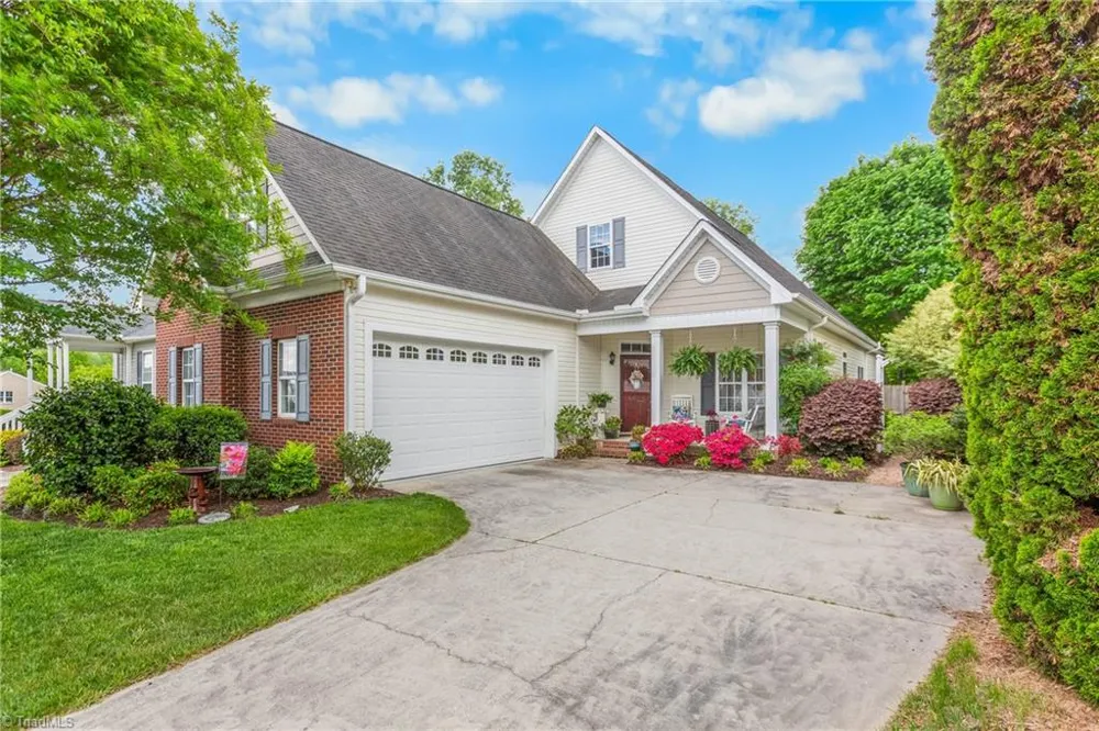 6604 Springfield Village Lane Clemmons, NC 27012