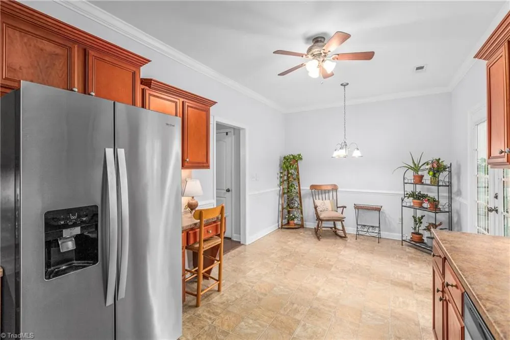 6604 Springfield Village Lane Clemmons, NC 27012