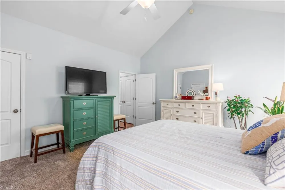 6604 Springfield Village Lane Clemmons, NC 27012
