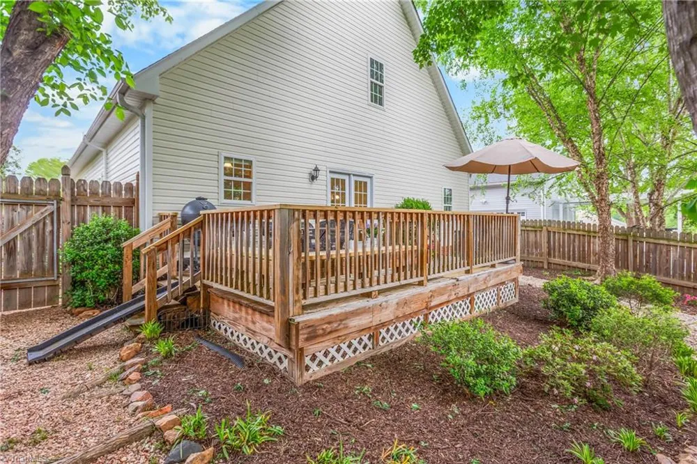 6604 Springfield Village Lane Clemmons, NC 27012