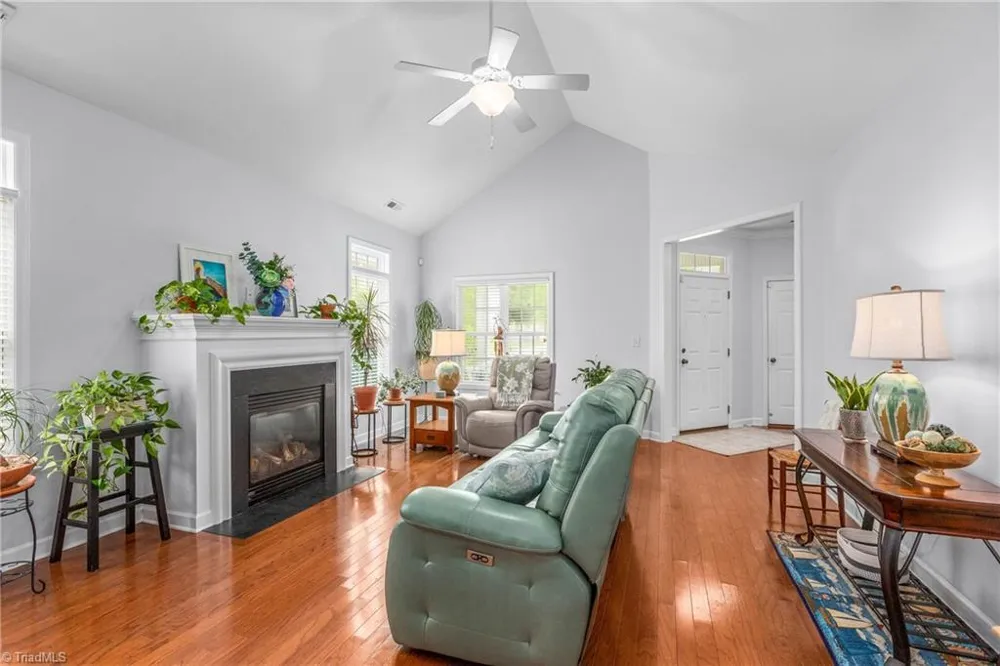 6604 Springfield Village Lane Clemmons, NC 27012