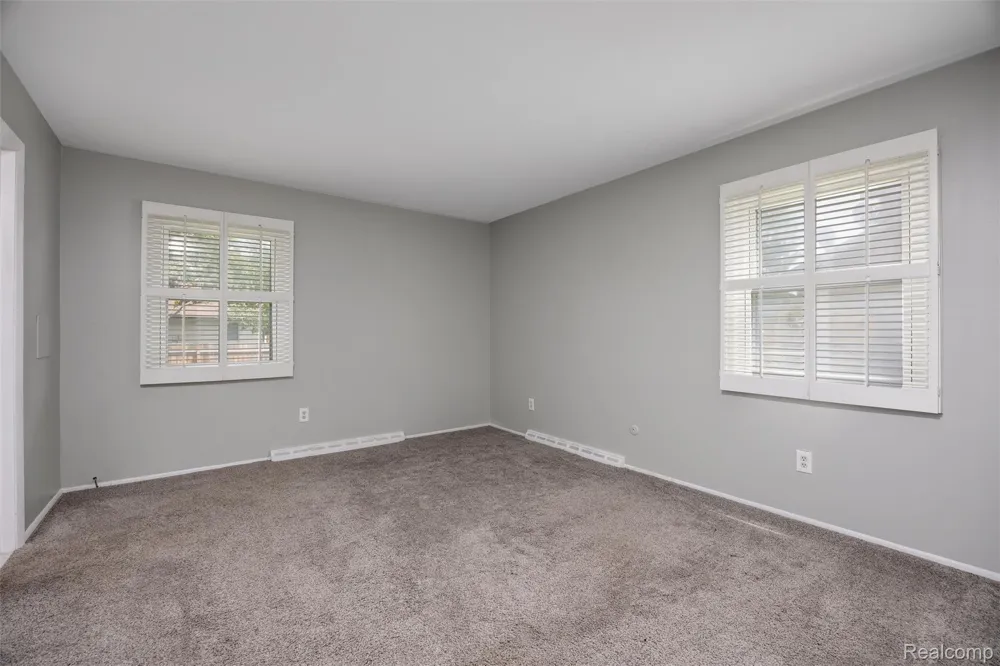 4942 Butler Drive Troy City, MI 48085