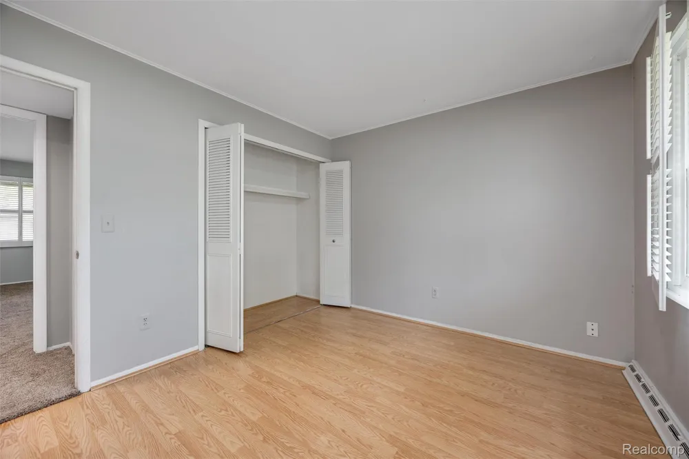 4942 Butler Drive Troy City, MI 48085