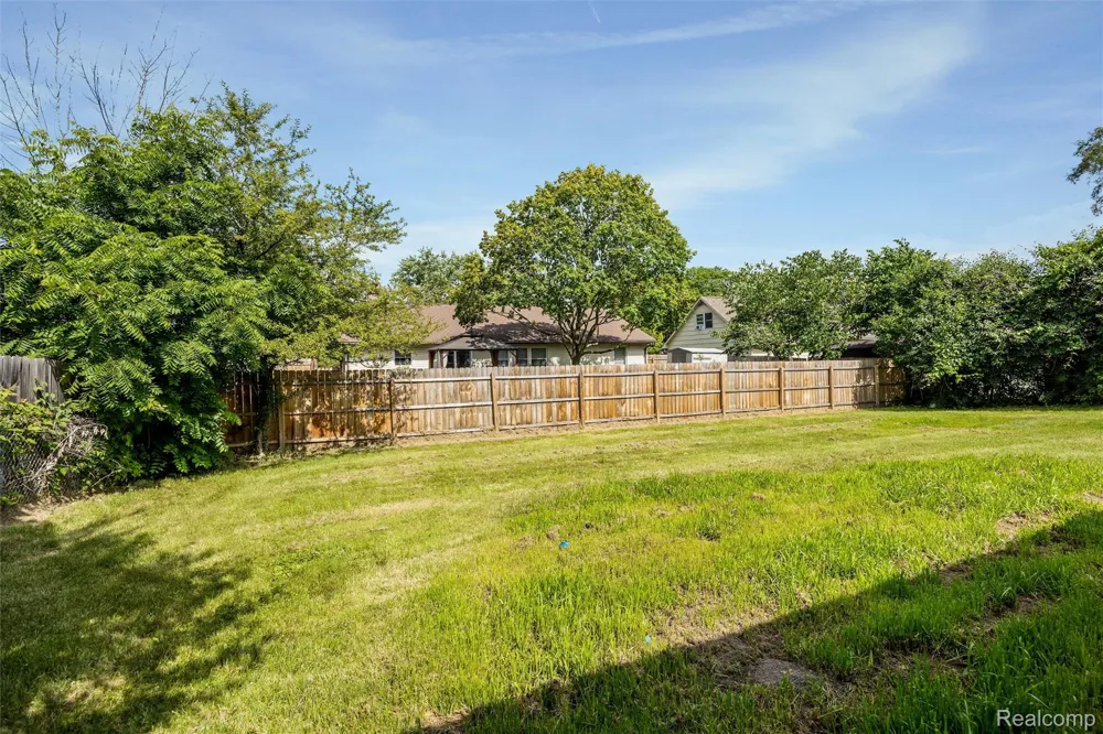 4942 Butler Drive Troy City, MI 48085
