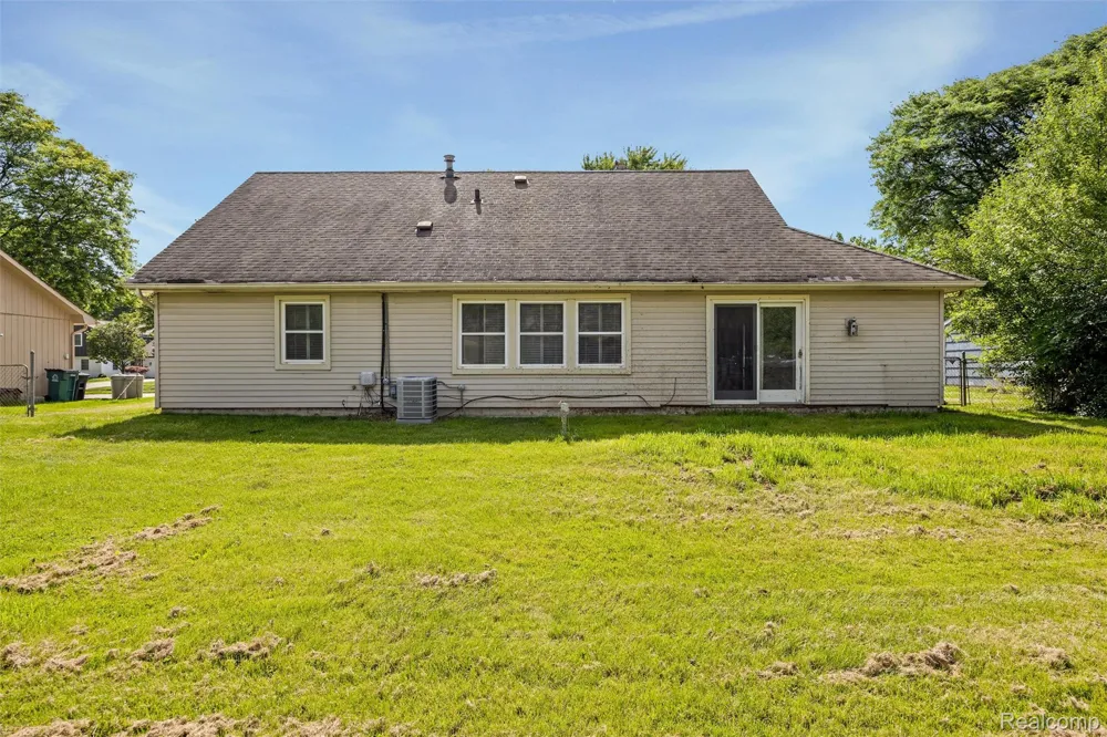 4942 Butler Drive Troy City, MI 48085