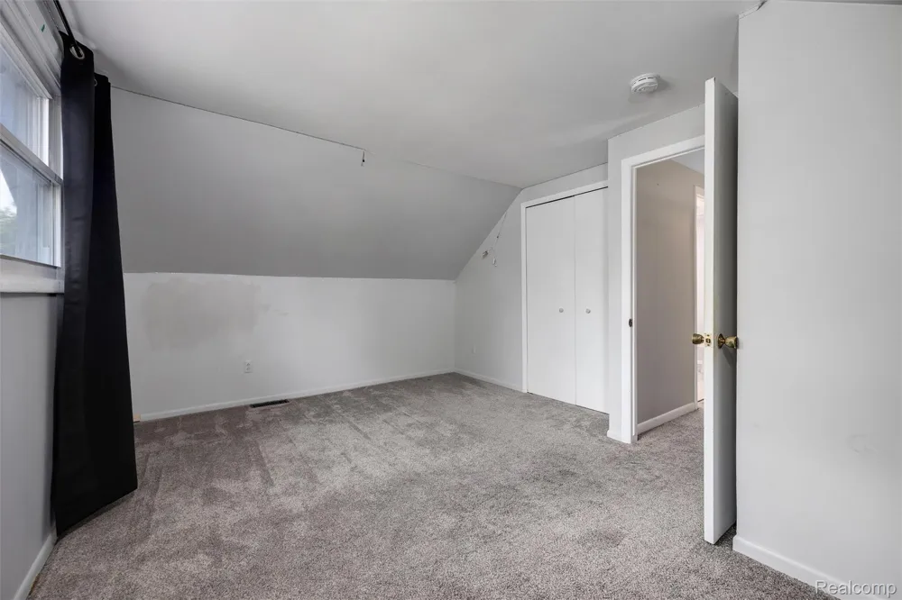 4942 Butler Drive Troy City, MI 48085