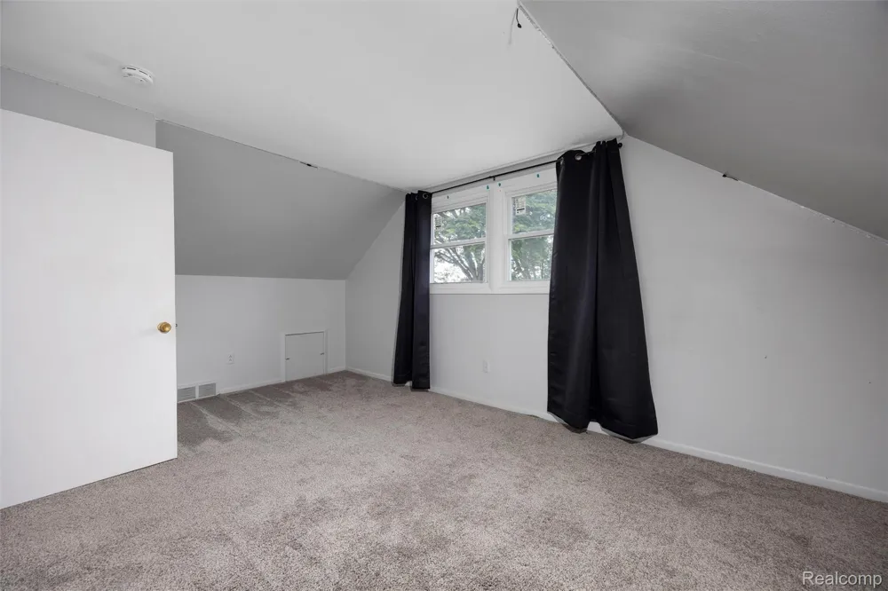 4942 Butler Drive Troy City, MI 48085