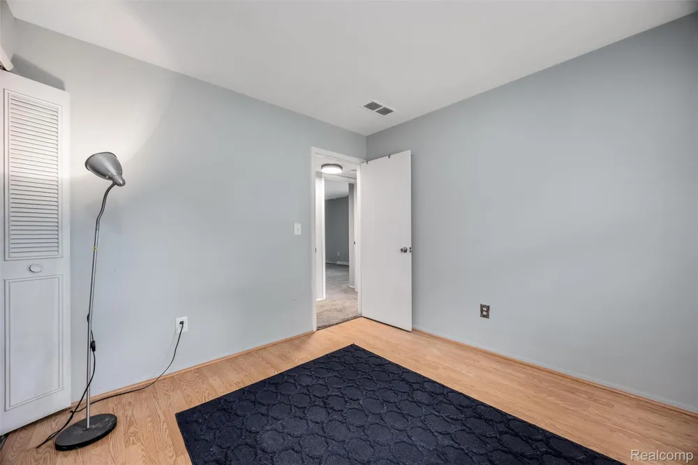 4942 Butler Drive Troy City, MI 48085