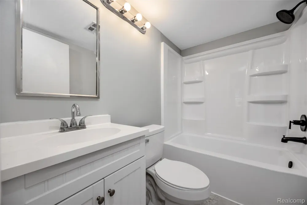 4942 Butler Drive Troy City, MI 48085